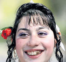 На Сорочинской ярмарке невесты хвастались зубами…